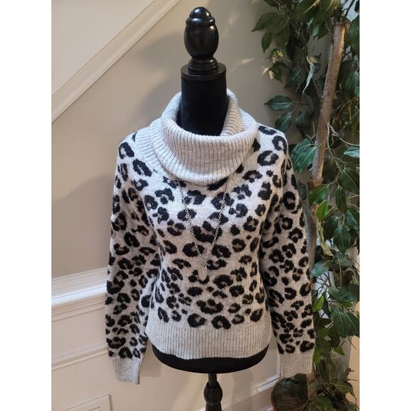Jessica Simpson Sweater Women's Size Large Gray Black Leopard Print Cowl Neck - Picture 1 of 10